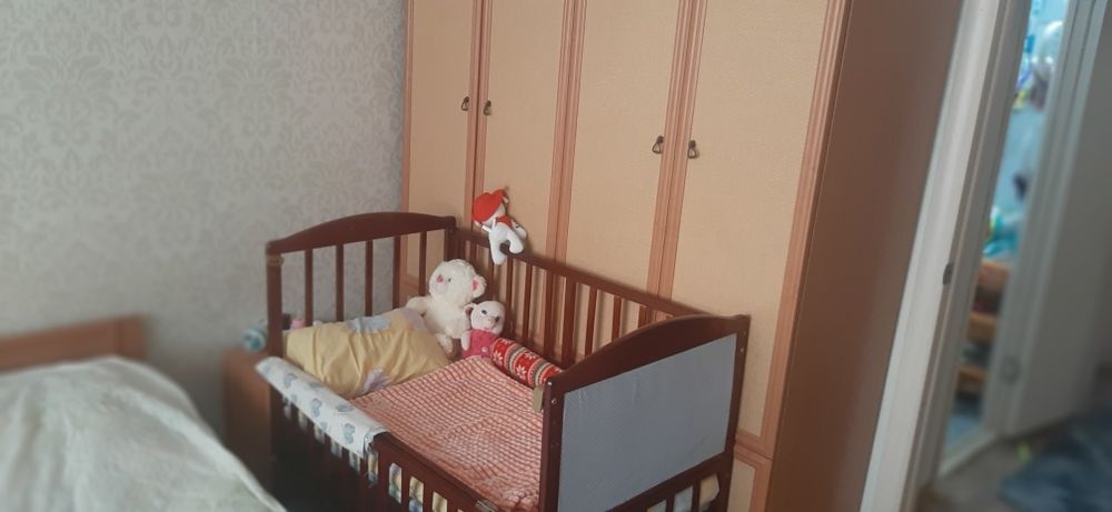 Продаю квартиру улучшенной планировки.