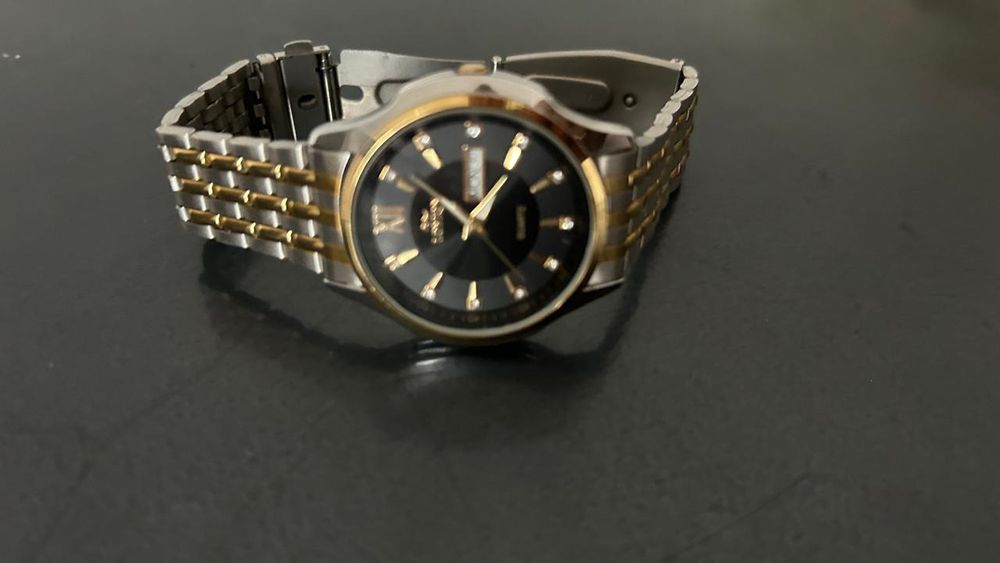 Продам наручные часы LoYjoN