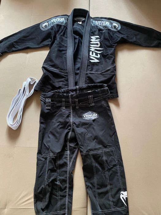 Продам кимано новое