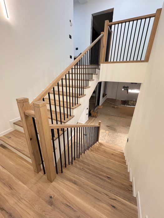 Scari din lemn masiv