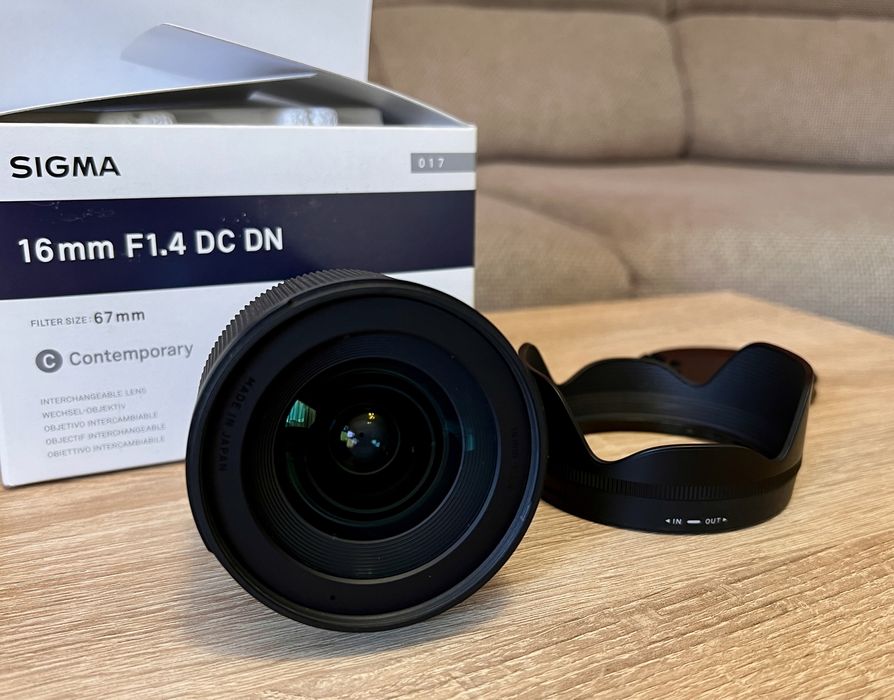 Sigma 16mm F1.4 pentru Sony la cutie