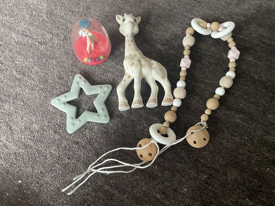 Lot jucarii bebelus Bibs Girafa Sophie