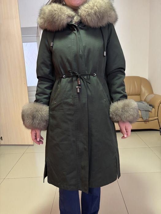 Продам парку зимнию