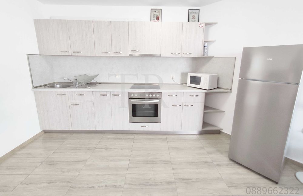 Дава се под наем Тристаен апартамент в Бургас, Лазур - 90 кв.м за 714 € - Снимка #3