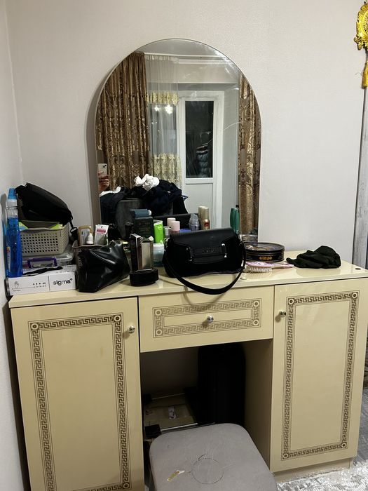 Продам срочно спальный гарниртур