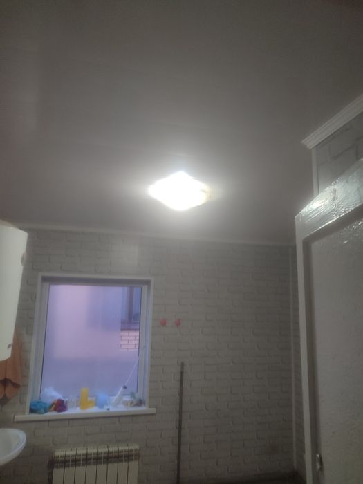Продаются люстры