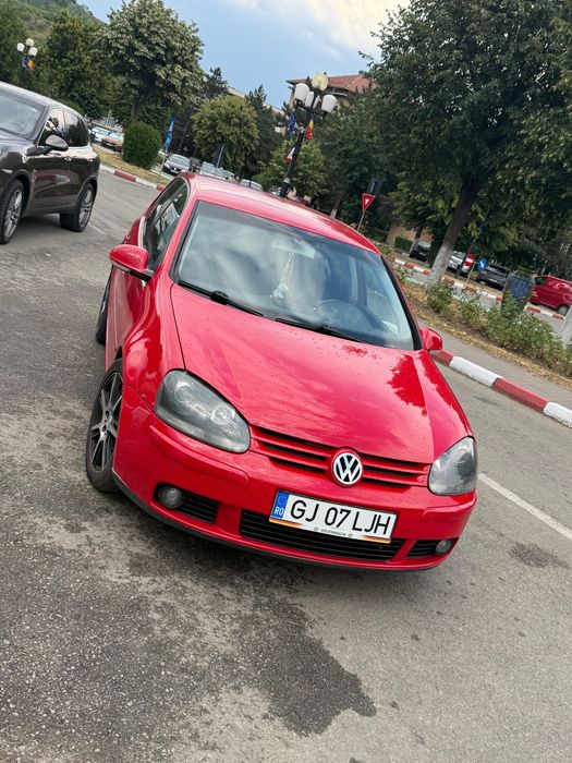 VOLKSWAGEN Golf 2004
