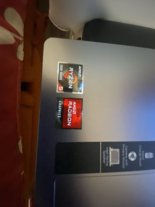 Leptop lenovo folosit 2luni