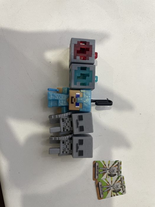 продам/обменяю игрушки из киндера джой на золотую алекс с веревочкой