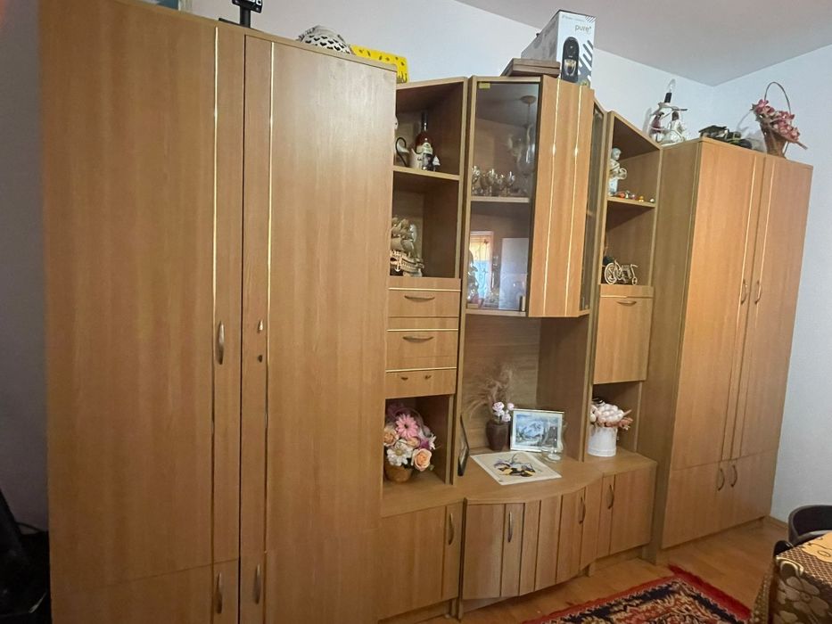 Mobila de vânzare