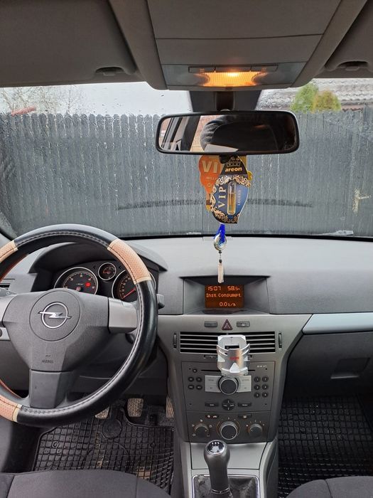 Vând Opel Astra H