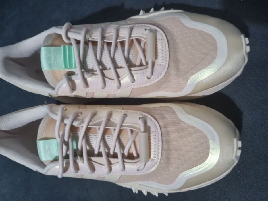 Adidasi Adidas marimea 37