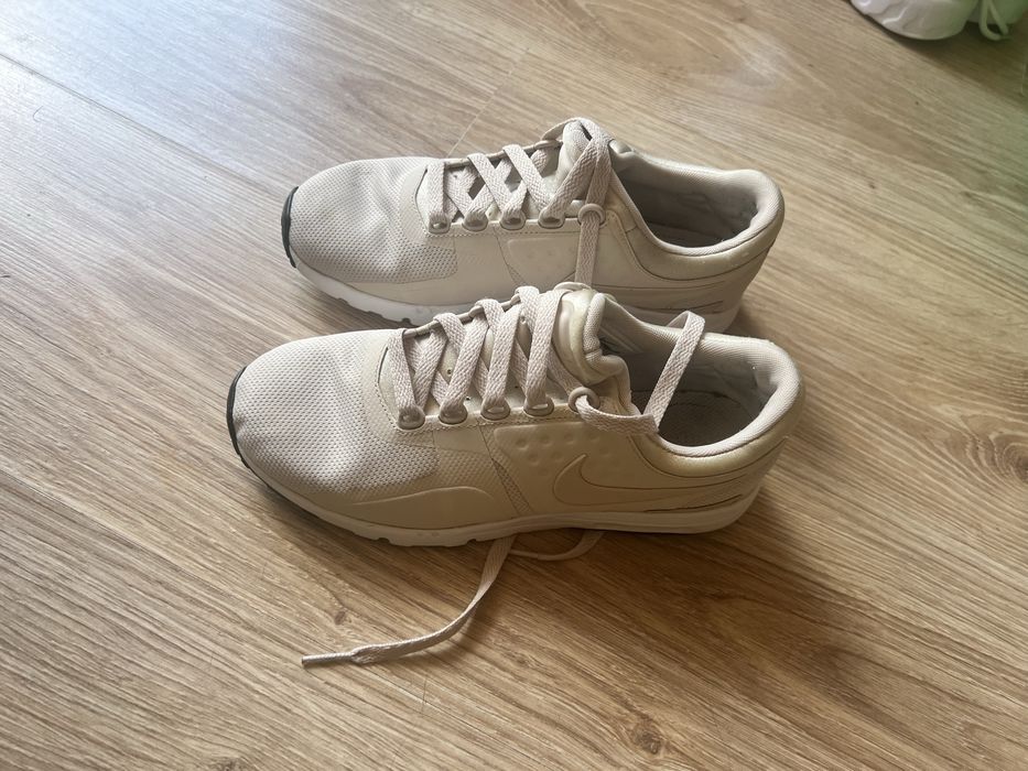 Дамски маратонки NIKE