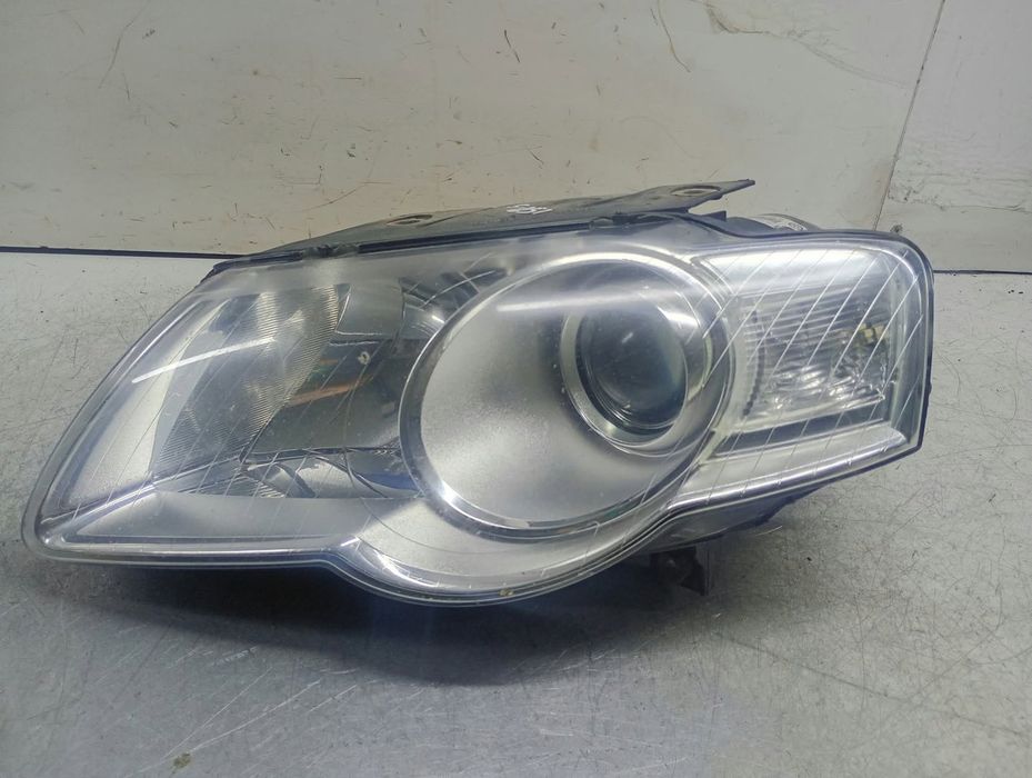 Far stanga 3C0941005AA Volkswagen Passat B6 (2005 - 2010) 2.0 tdi BMP