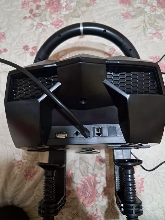 Продавам волан GENESIS SEABORG 400