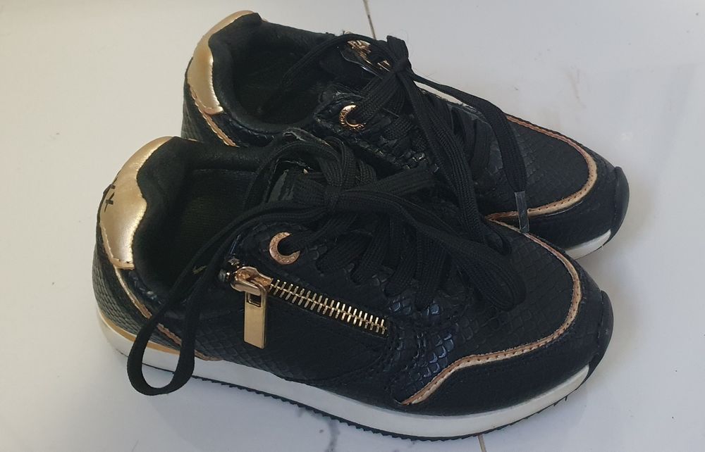 Adidași Mexx marimea 30