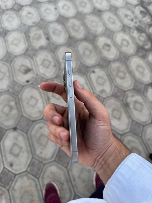 iPhone 15 pro в отличном состоянии