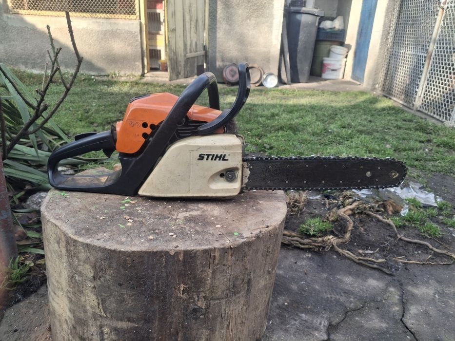 Vând stihl ms 211