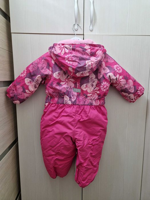 Продам детский зимний комбинезон для девочки