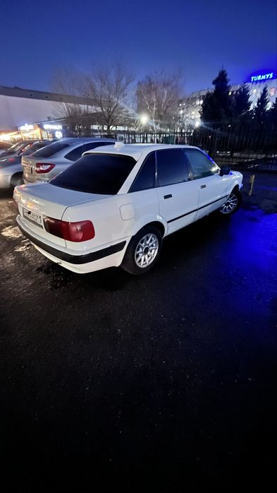 Audi 80 б4 1992 продам слышно