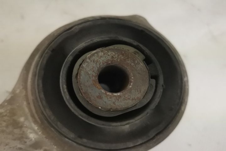 Brat Inferior Stanga Fata Original In Stare Buna Mercedes-Benz  E-Clas