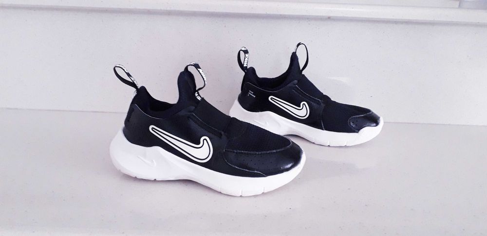 adidasi copii Nike marimea 28