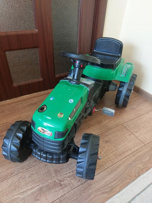 Детски трактор ( колело/кола с педали)