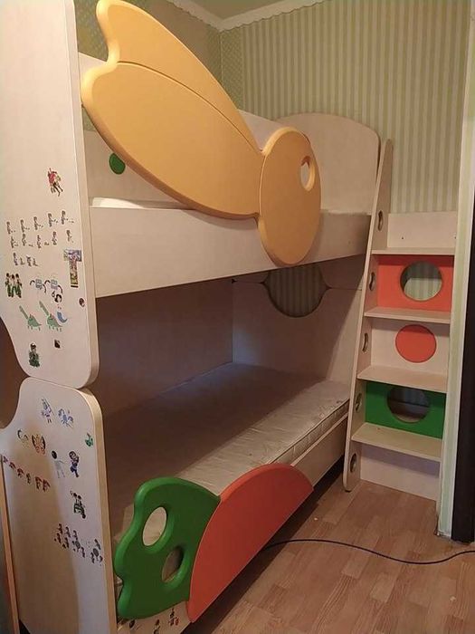 Продам двухъярусную