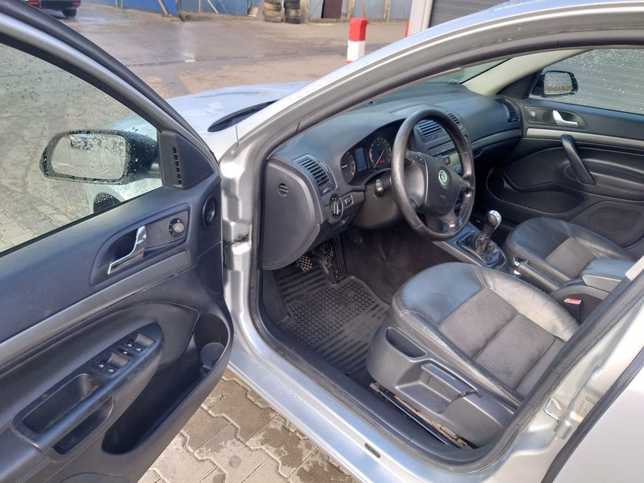 Vând Skoda Octavia 2 4x4 2008 impecabil detalii în privat