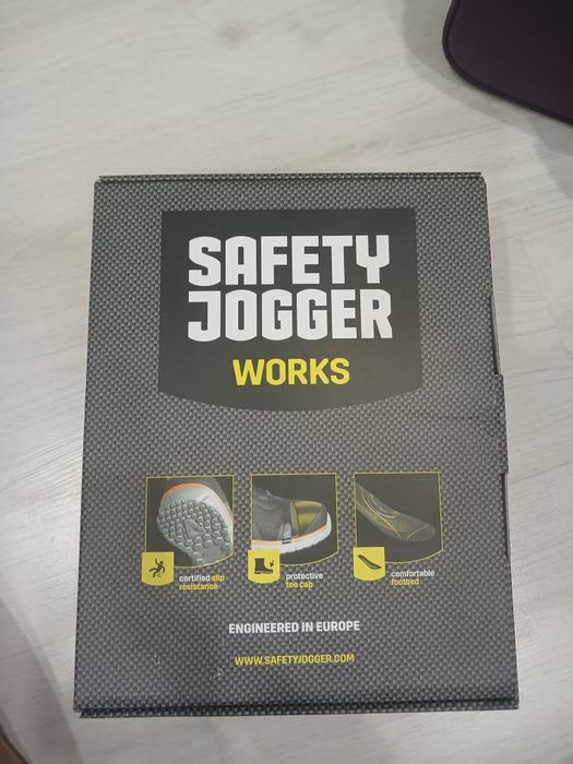 Продам новые спец ботинки Safety Jogger S3