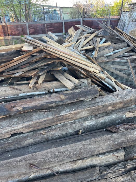 Отдам бесплатно доски на дрова
