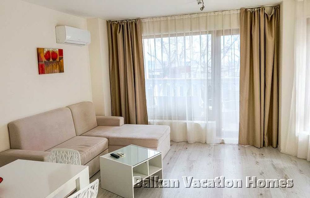 Тристаен апартамент с морска гледка във Varna Southbay Residence