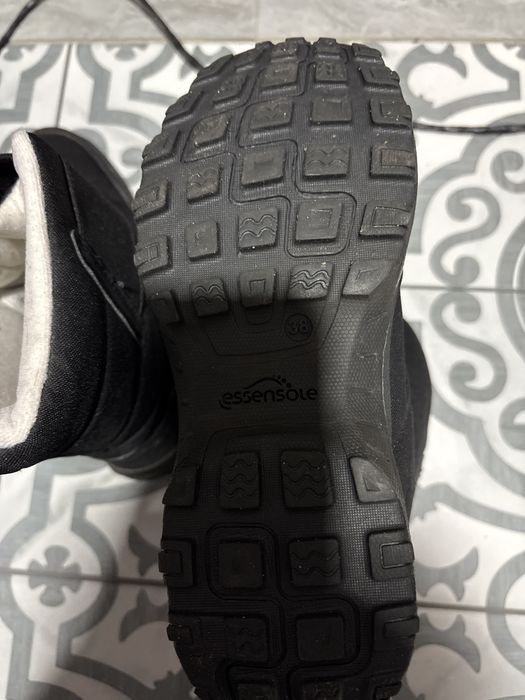 Ботинки отдам нуждающимся