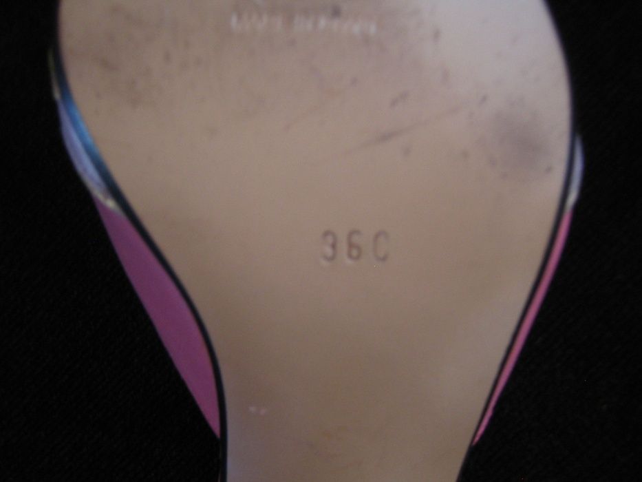 Уникални обувки .