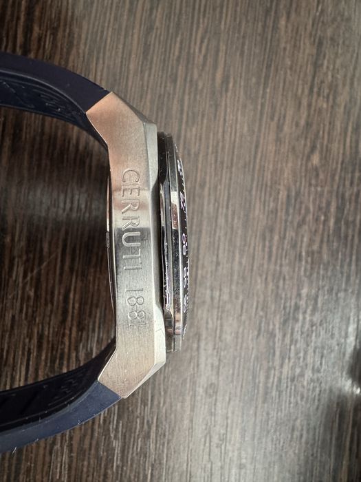 Кварцевые часы Cerruti 1881