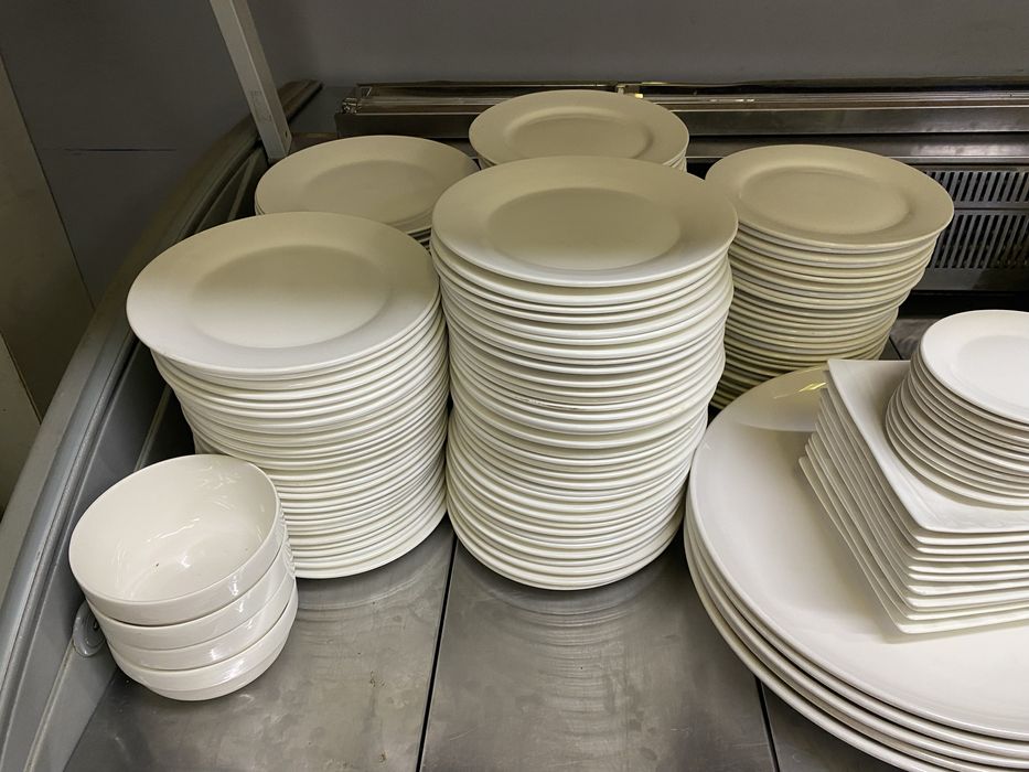 Тарелки по 250 тг шт