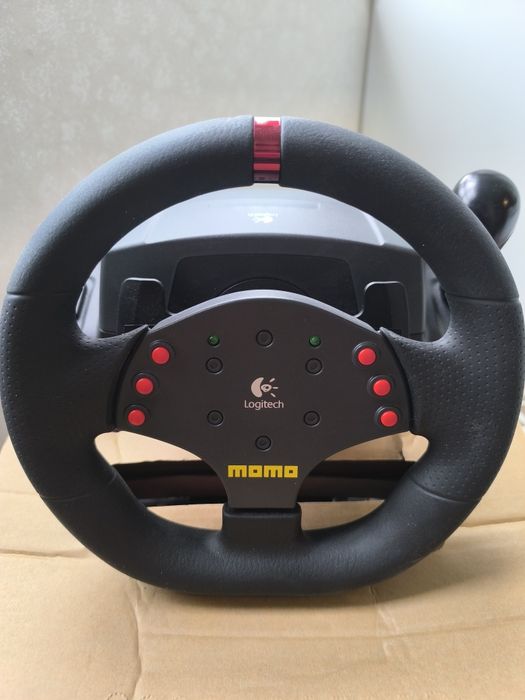 Игровой руль Logitech MOMO Racing