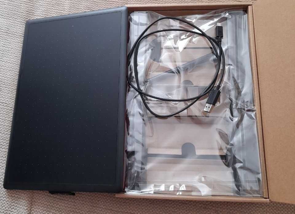 Tableta grafica One by Wacom, medium