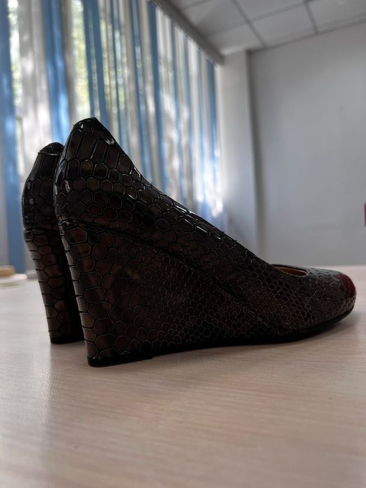 Продам новые туфли