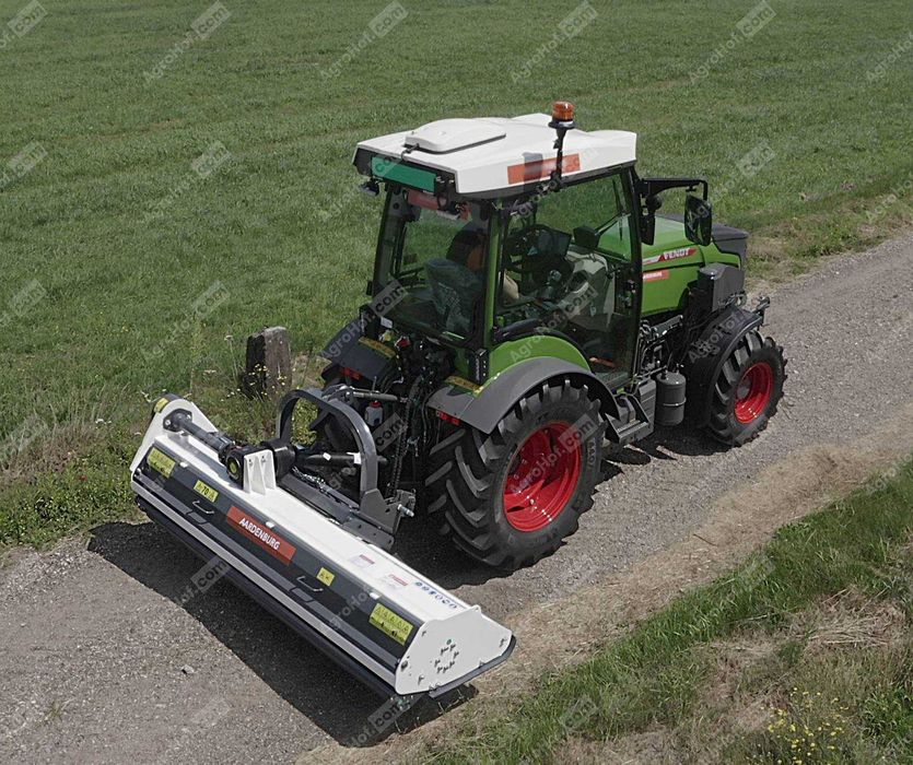 Tocator de resturi vegetale cu deplasare hidraulică, 2.4m/Alpha M Mega