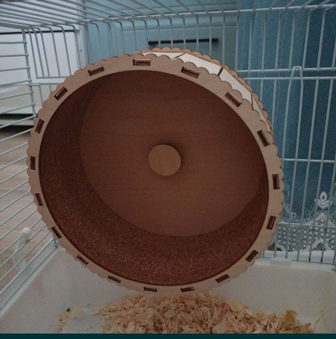 Продаю колесо с клеткой