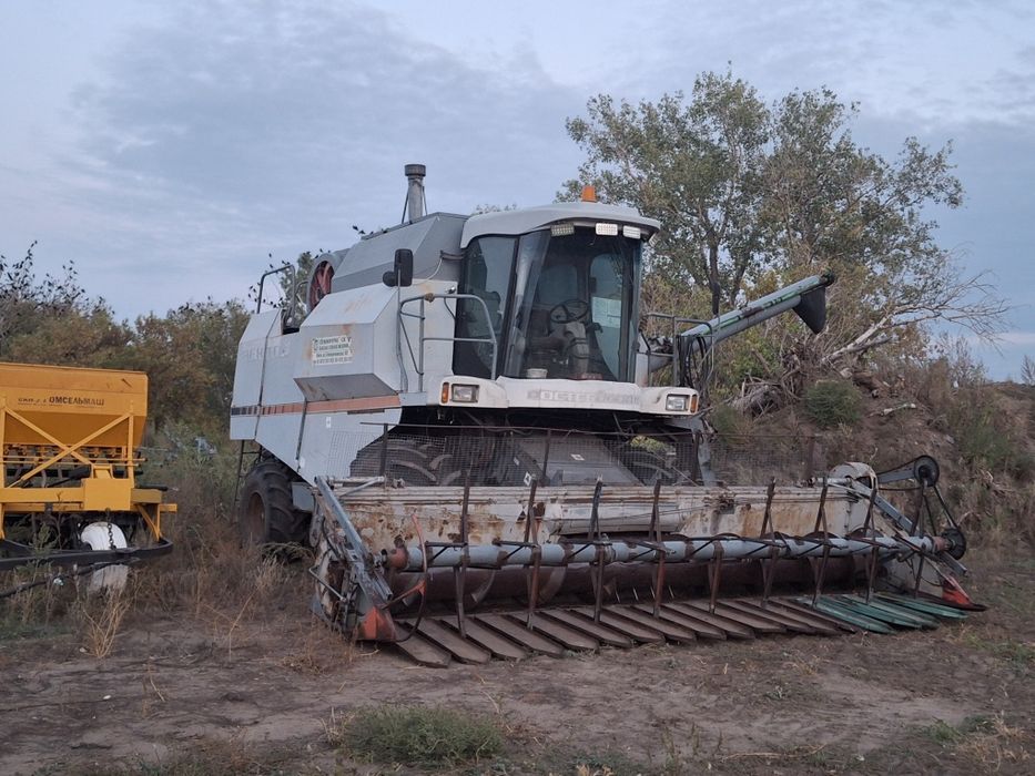 Продам Комбайн Вектор 410