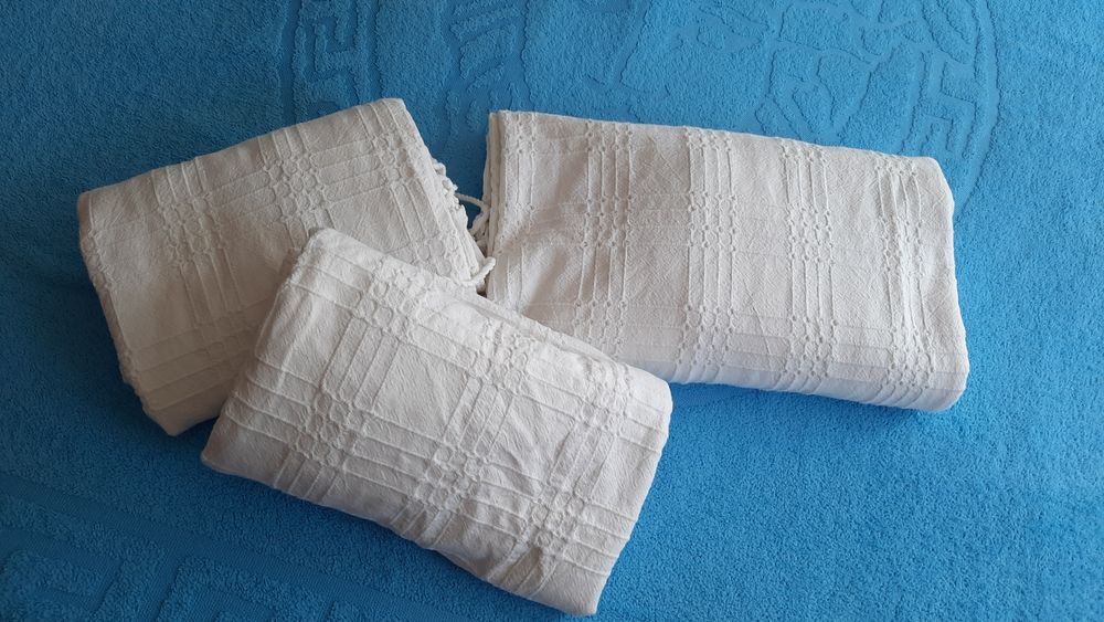 Set sau separat(1+2)Huse din in cu franjuri pentru canapea si fotolii