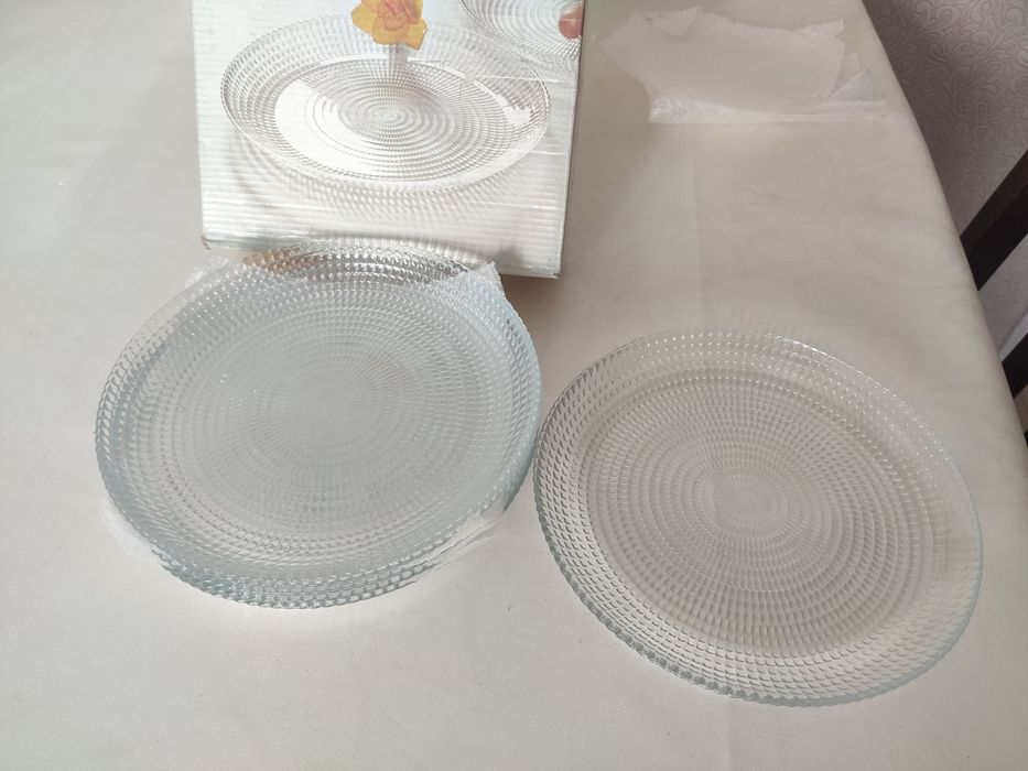 Посуда. Тарелки ,стекло