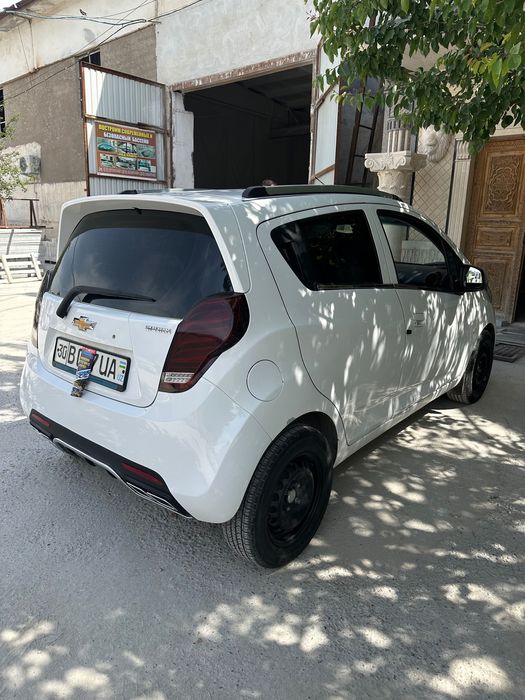 Автомобиль chevrolet spark