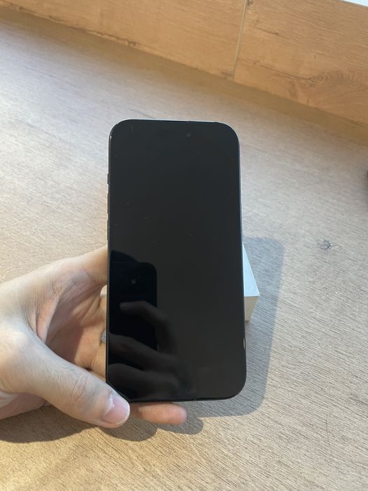 iPhone 15  (Айфон)