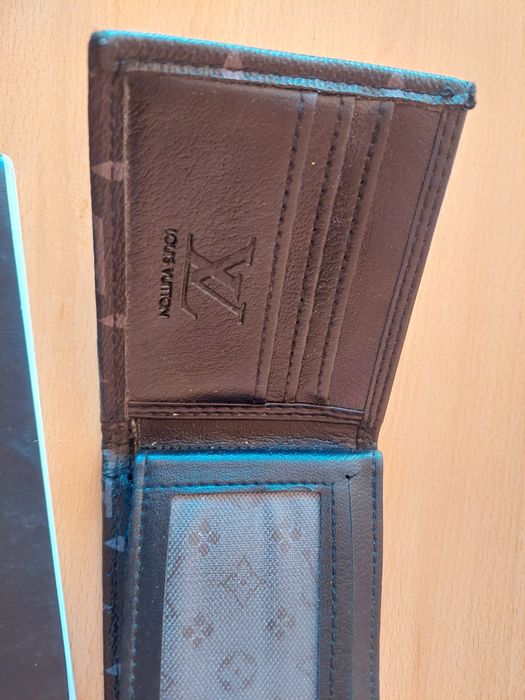 Louis Vuitton портфейл