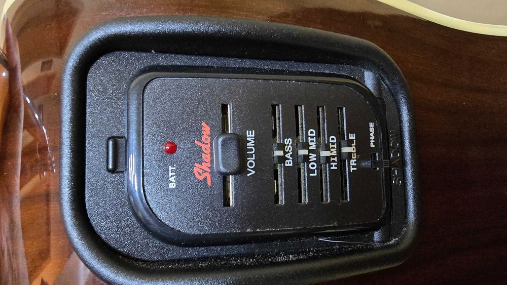 Vintage VEC 1100N all solid акустична китара