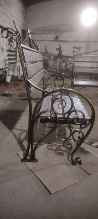 Садовая лавочка.