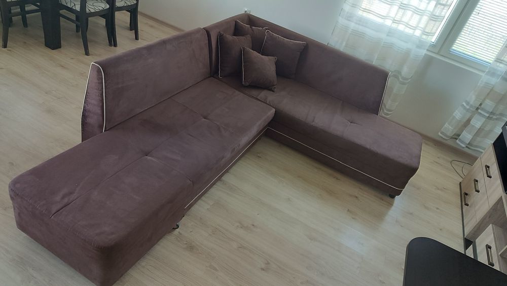 Продавам ъглов диван